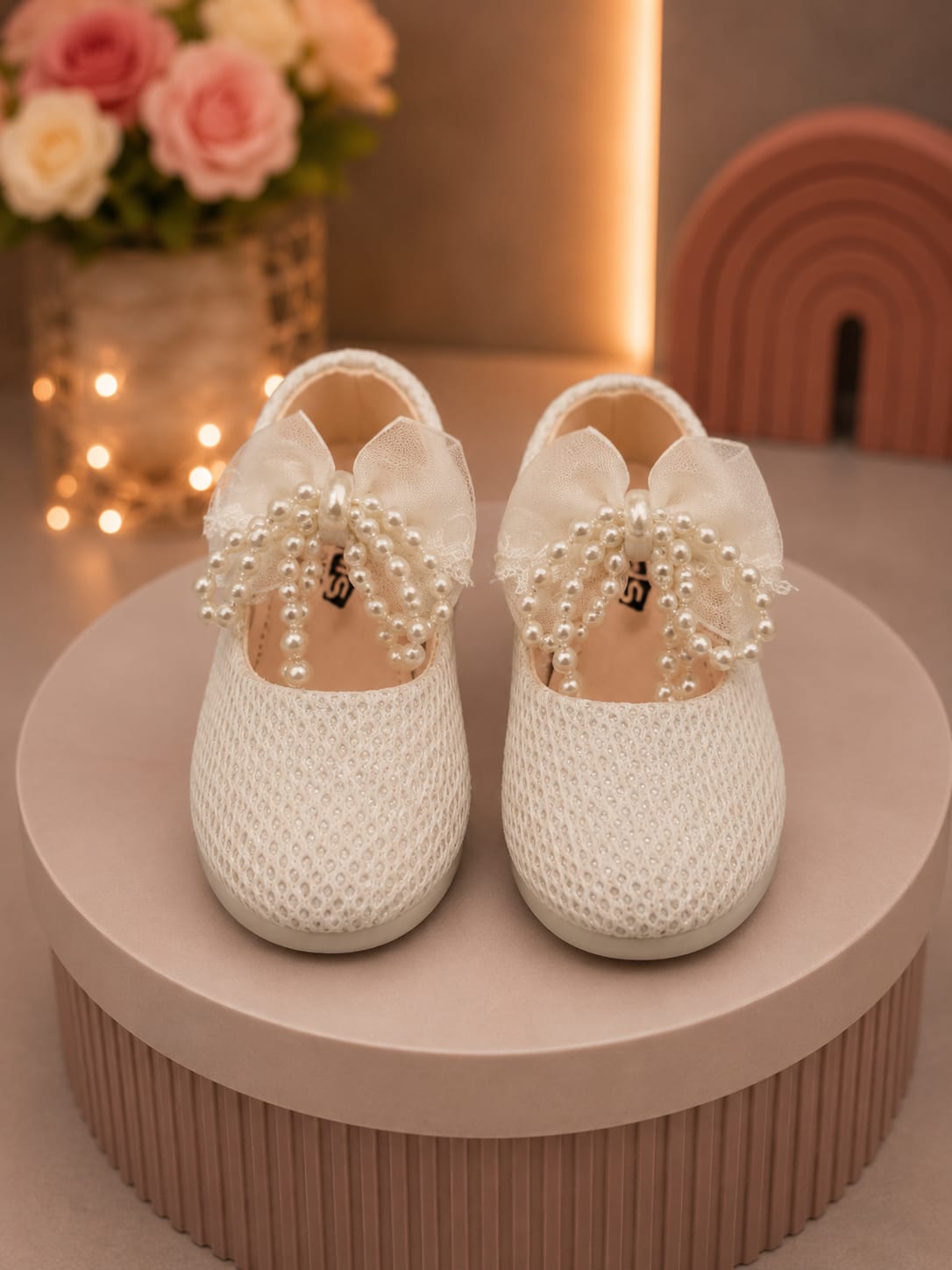 🤍 Girls’ Off-White Pearl Bow Ballet Flats – EU 21–25