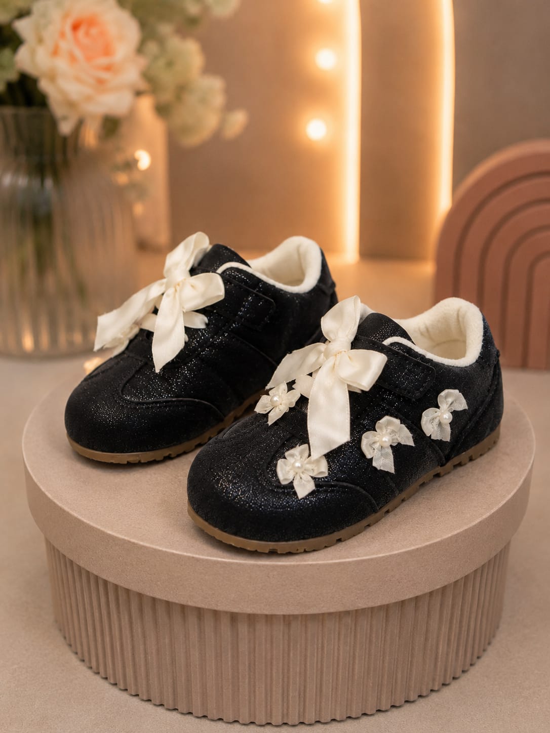 🖤 Girls’ Black Bow & Flower Casual Shoes – EU 22–26