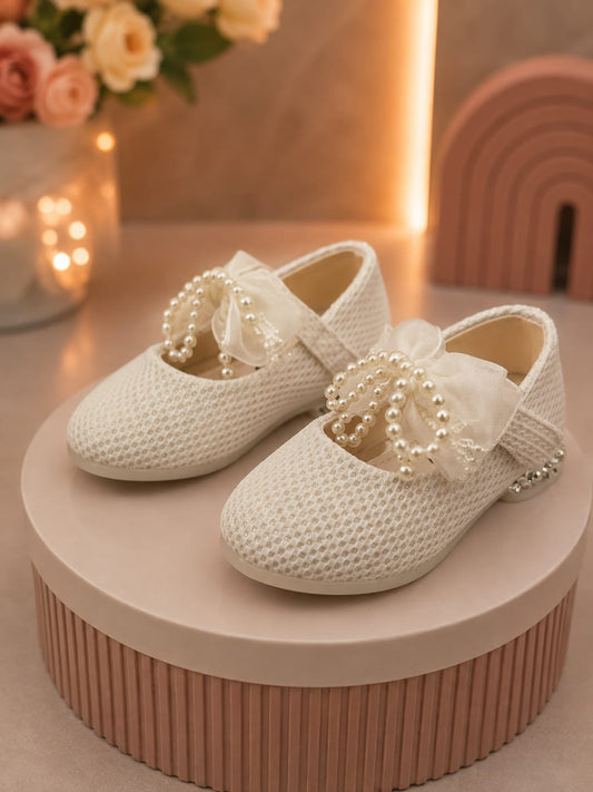 🤍 Girls’ Off-White Pearl Bow Ballet Flats – EU 21–25