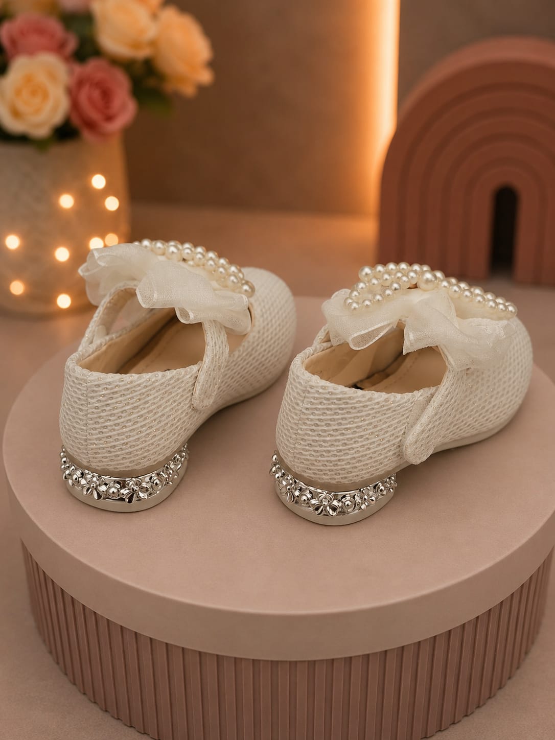 🤍 Girls’ Off-White Pearl Bow Ballet Flats – EU 21–25