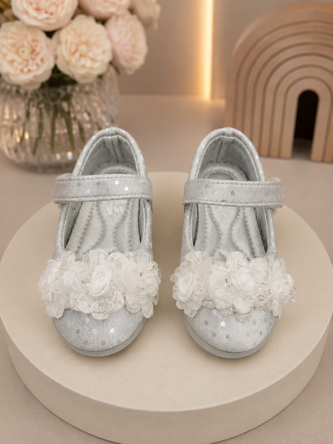 Girls’ White Floral Mary Jane Ballet Flats | EU 21–25 | Elegant Party & Casual Wear